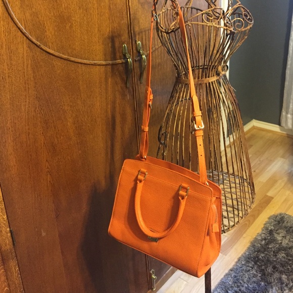 🎉finale markdown 🎉Dooney Bourke orange leather