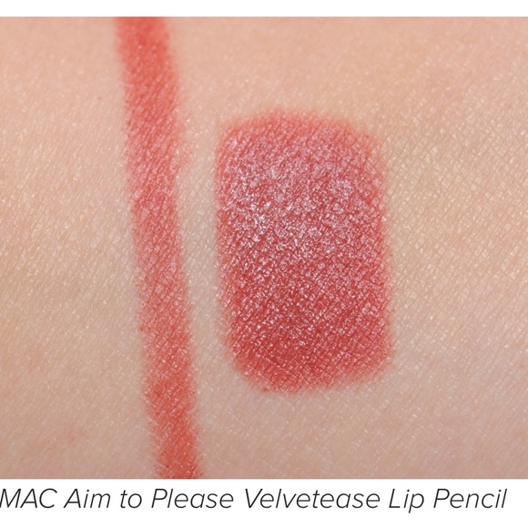 Mac velvetease lip pencil aim to please color Mac velvetease lip pencil aim to please color
