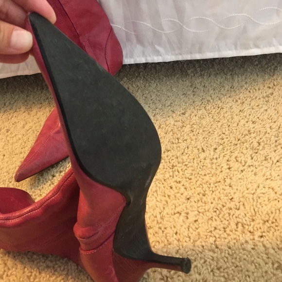 Steve Madden raspberry colored booties - Picture 4 of 4