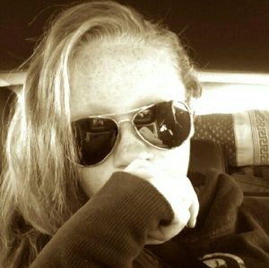 Meet your Posher, Courtney