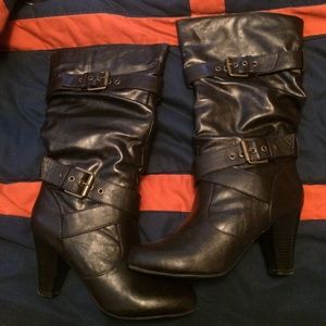 Fashion boots with heels.