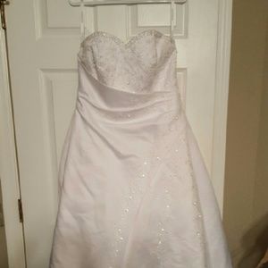 Davids Bridal Wedding Dress