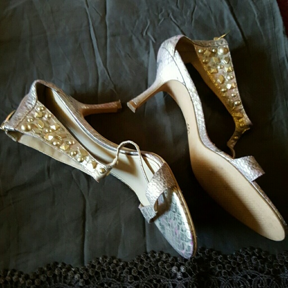 Shoes - Picture 2 of 3
