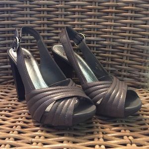 Gray Gianni Bini Sling Back Size 8