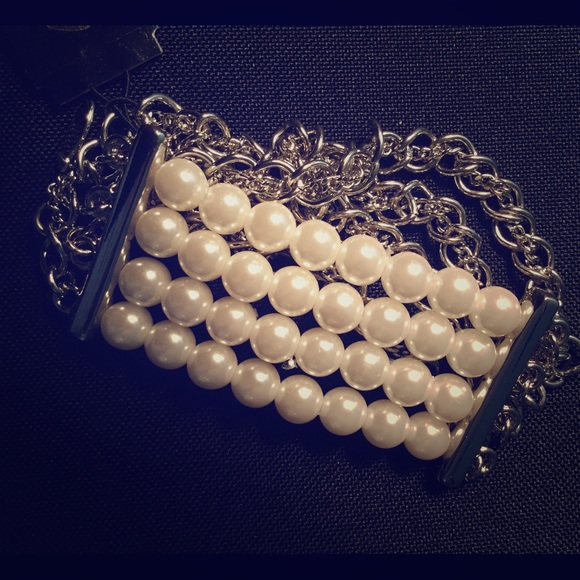 Gorgeous pearl bracelet