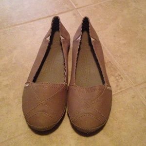 Crocs, never worn, size 9