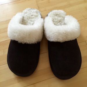 Genuine shearling slipper scuffs