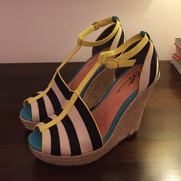 New Seychelles Chevron Print Platform Wedge Sandal