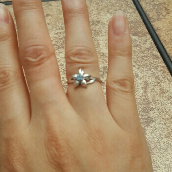 14kt White Gold, AAA Genuine Aquamarine, Ring 6.5 - Picture 4 of 4