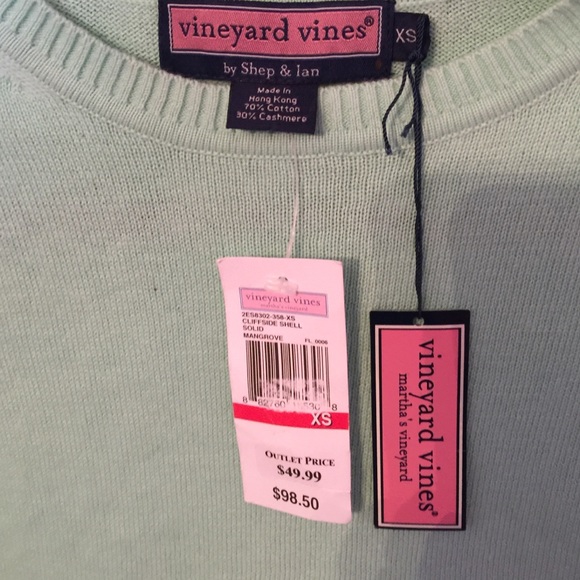 New Vineyard Vines sleeveless top - Picture 2 of 3