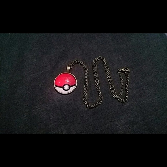 Vintage Pokéball and chain necklace - Picture 2 of 3