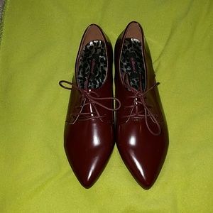 Burgundy pointed toe loafers