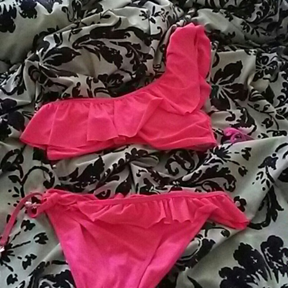 2PIECE RUFFLE BATHING SUIT