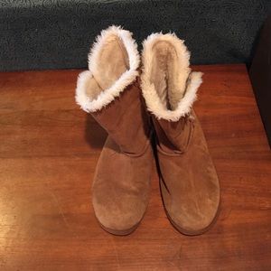 white uggs with fur white uggs with fur