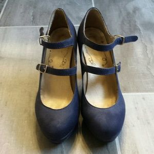 Blue faux suede heels