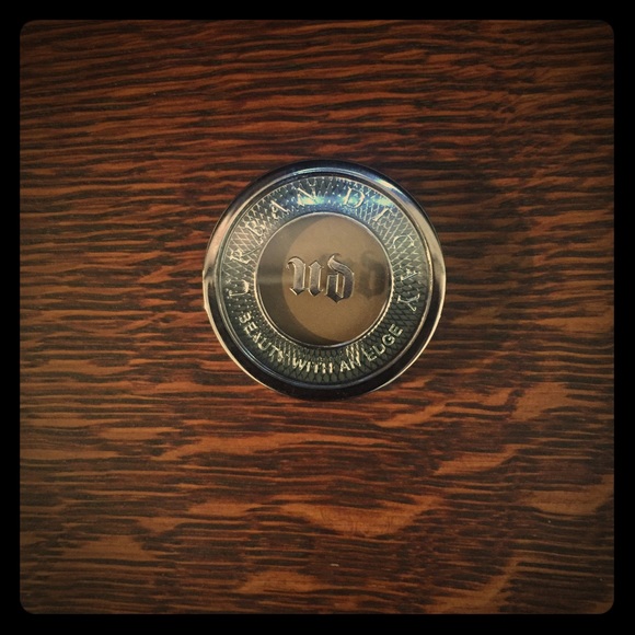 Urban Decay : Secret Service eyeshadow