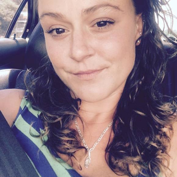 Meet your Posher, Stephanie - Picture 2 of 2