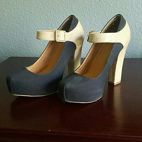 Qupid size 9 heels