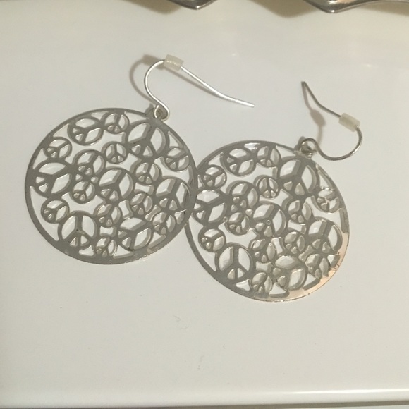 A pair of old earrings that I've never worn - Picture 1 of 1