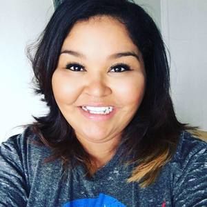 Meet your Posher, Adrienne