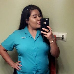 Meet your Posher, Andea