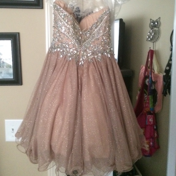 Nude formal dress - Picture 2 of 4