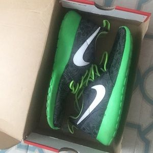 Roshe one flight weight