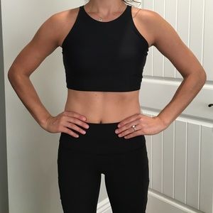 Onzie Black Crop Top - S/M. Fits like an XS/S.