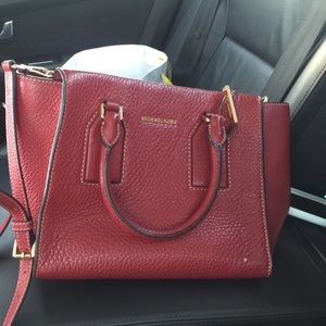 Michael kors small handbag with cross body strap
