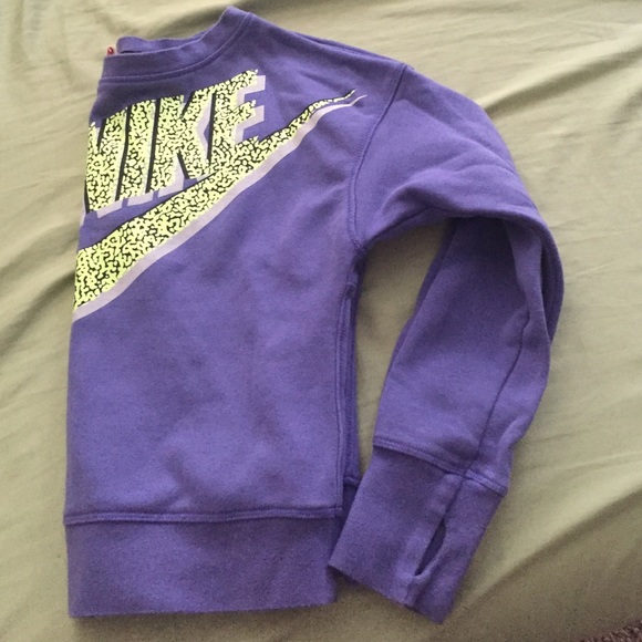 Nike crop top - Picture 2 of 4