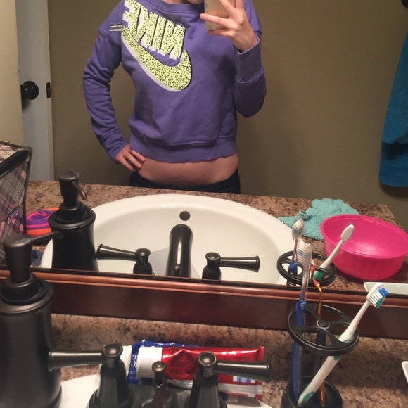 Nike crop top - Picture 3 of 4