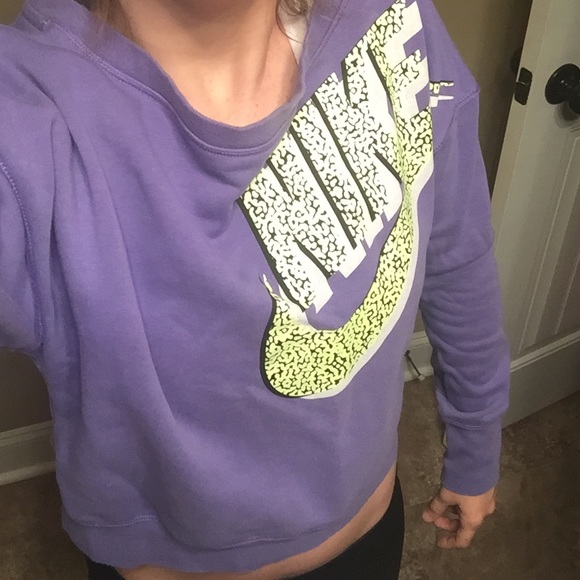 Nike crop top - Picture 4 of 4