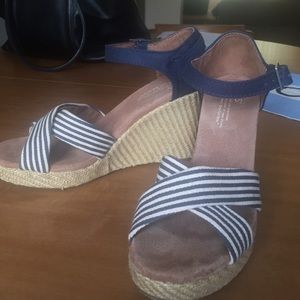 Toms Wedge Sandals