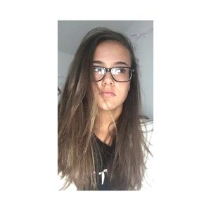 Meet your Posher, Bella