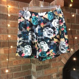 Floral structured shorts