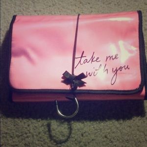 🌺💕 Victoria's Secret hanging make up bag! 💕🌺