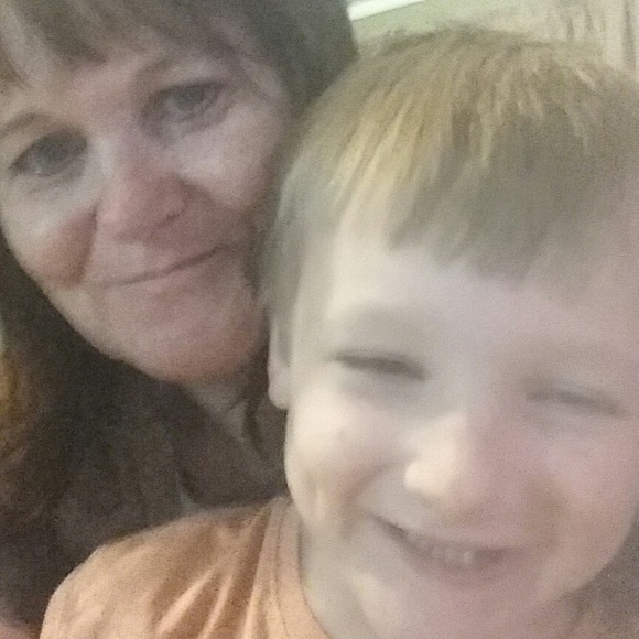 Meet your Posher, Leeann