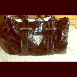 Large Guess Handbag👜🌺