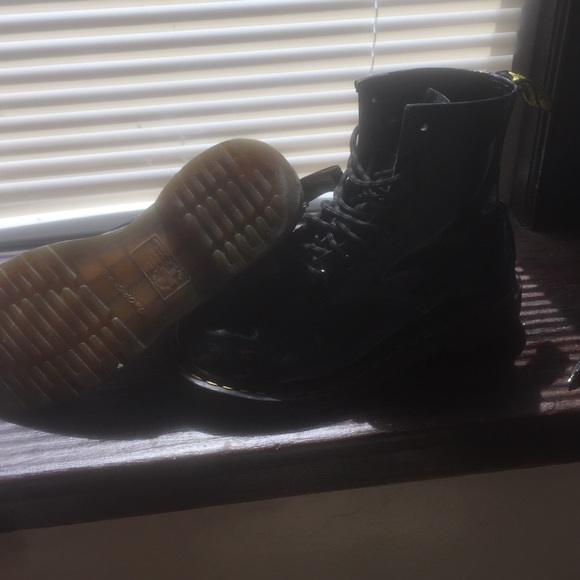 Cheap and affordable Dr. Martens. - Picture 3 of 4