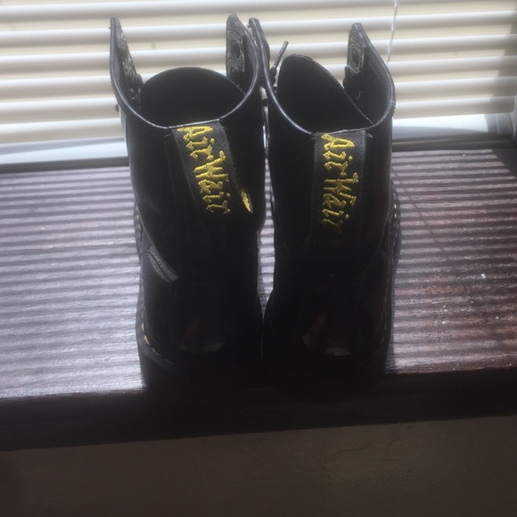 Cheap and affordable Dr. Martens. - Picture 4 of 4
