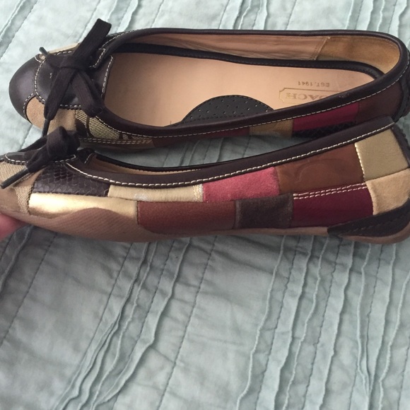 SOLDCoach Flats - Picture 3 of 4