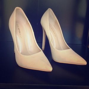 Show Republic LA nude heels size 7