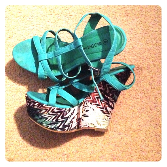 Teal wedges