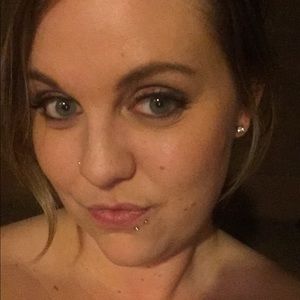 Meet your Posher, Leandra