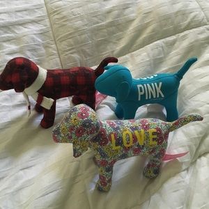 VS PINK dogs