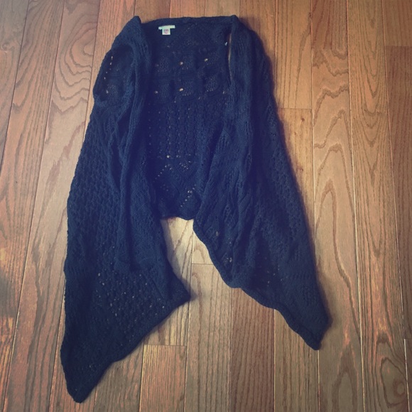 ✨TARGET -- Crocheted black vest✨