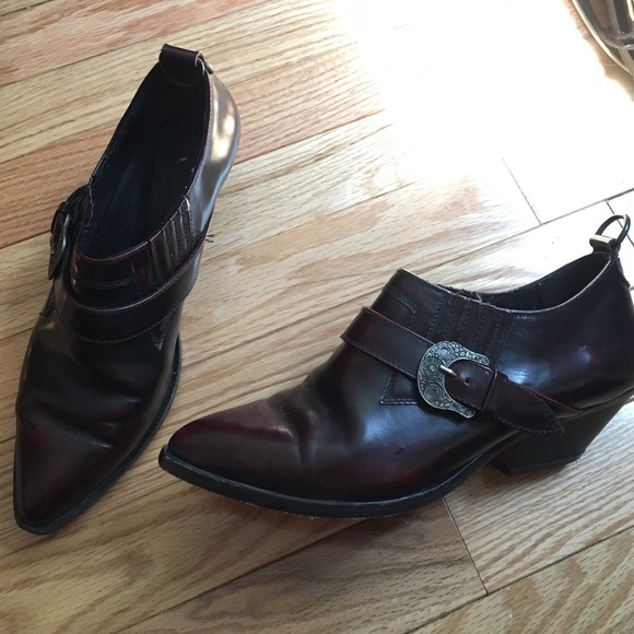 Western ankle bootie oxblood maroon with buckle