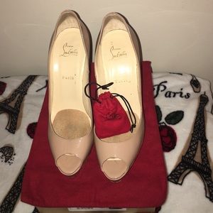 Christian Louboutin Nude peep toe