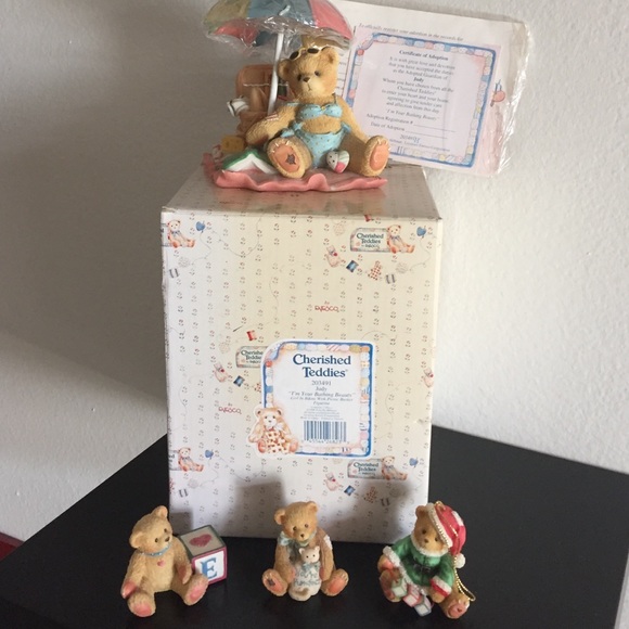 Huge collection of Cherished Teddies - Picture 1 of 4