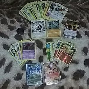 170 Pokemon Cards with tin case
